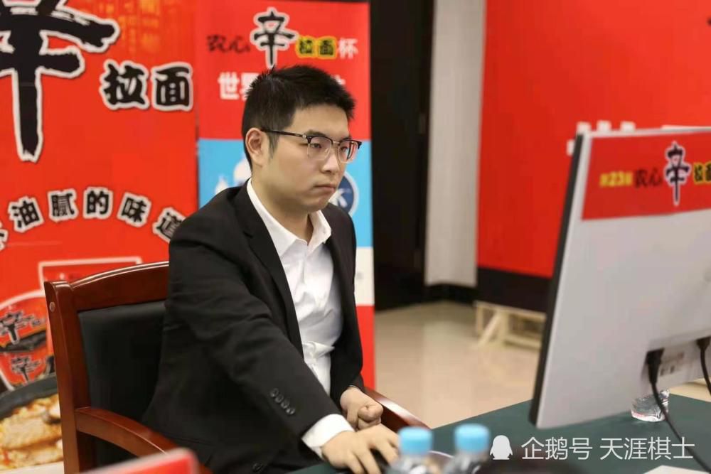 然而，你必须找到一家愿意支付他5500万欧转会费的俱乐部。